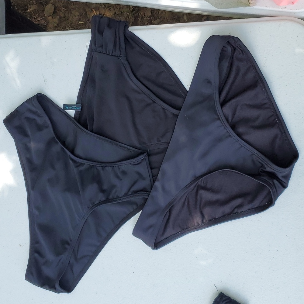 Bathing suit - Picture 3 of 3